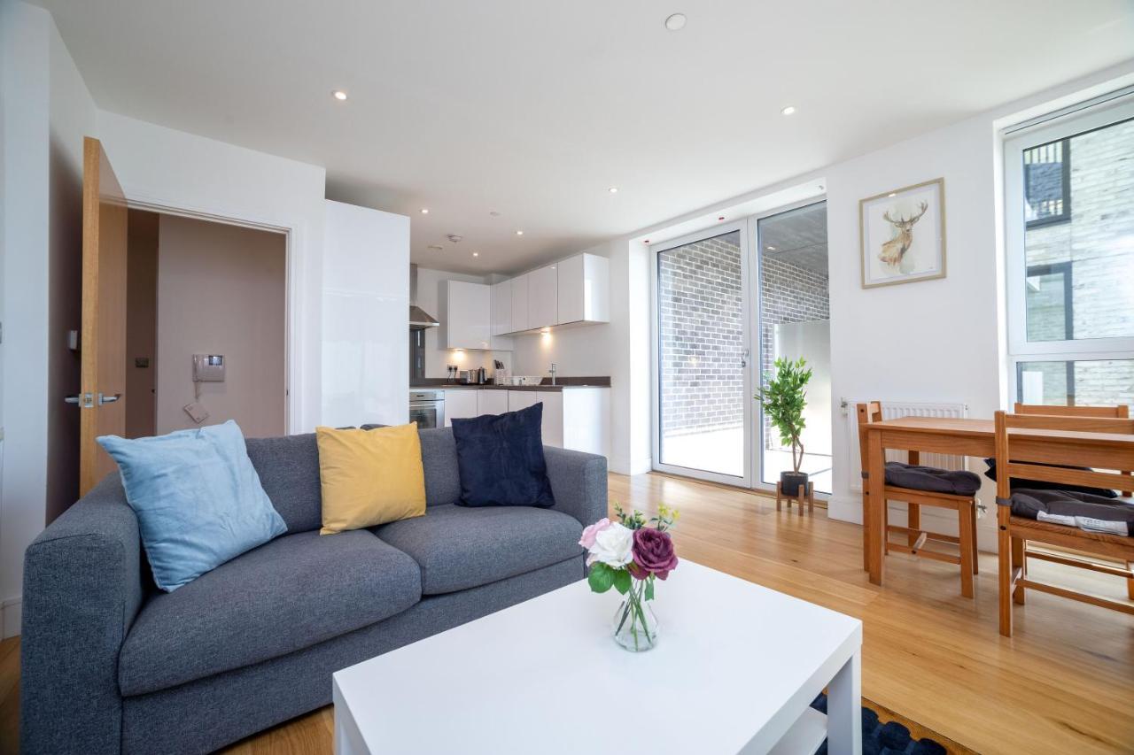 لندن La Creme 1 Bed Apartment - Canning Town المظهر الخارجي الصورة